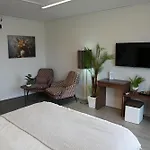 Otel Robust