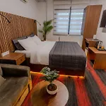 Robust Hotel *