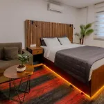 Robust Hotel